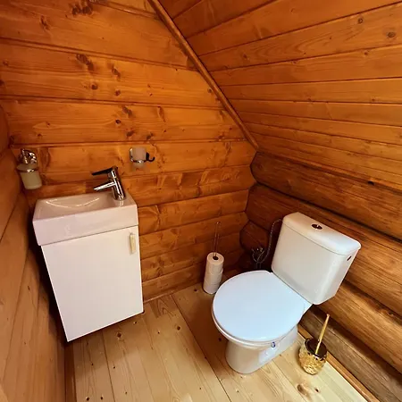 Zrub Hanesy シャレー ドノヴァリ