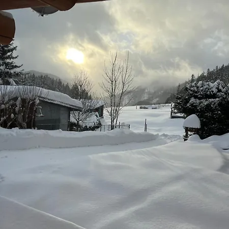 シャレー Zrub Hanesy ドノヴァリ